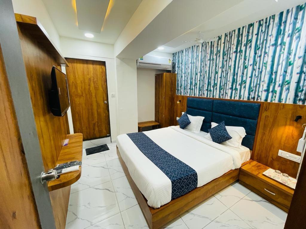 Hotel Lemon Gota Ahmedabad Luaran gambar