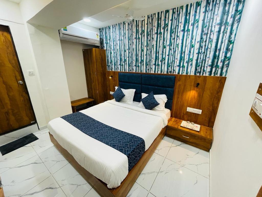 Hotel Lemon Gota Ahmedabad Luaran gambar